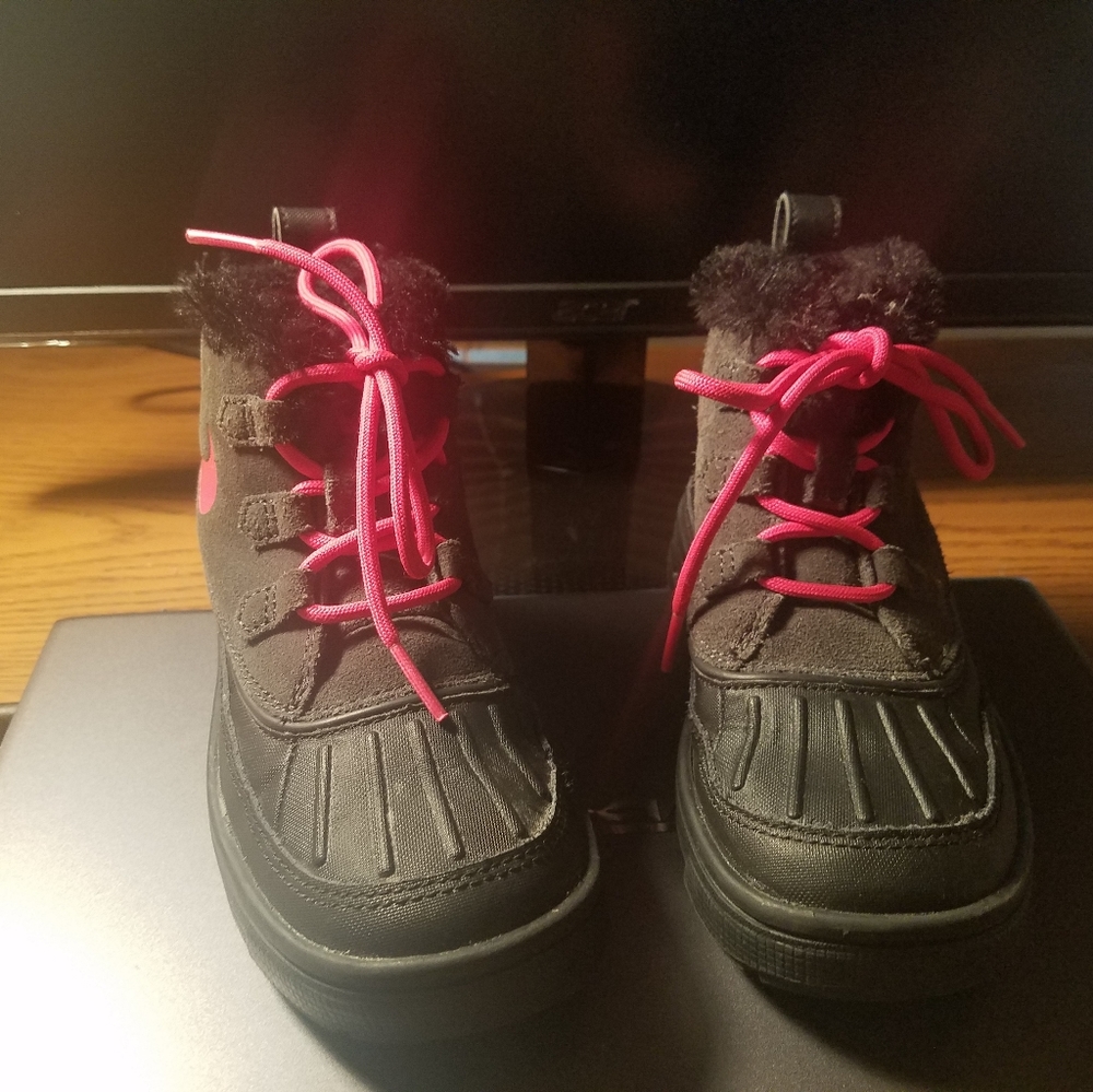 Girls boots